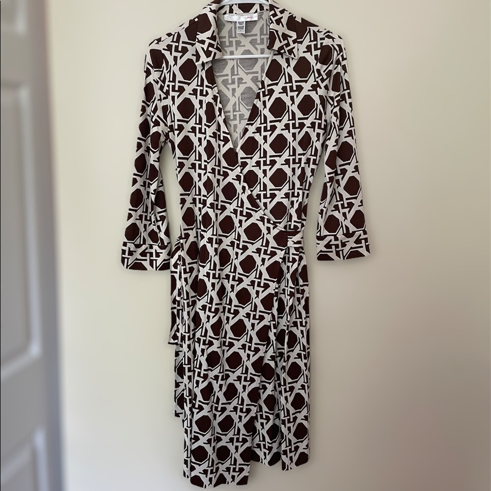 Diane Von Furstenberg wrap dress 100% silk